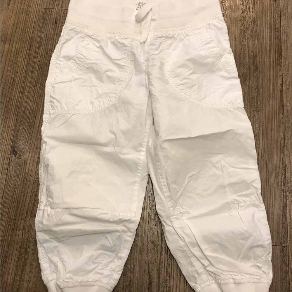 White cargo capris